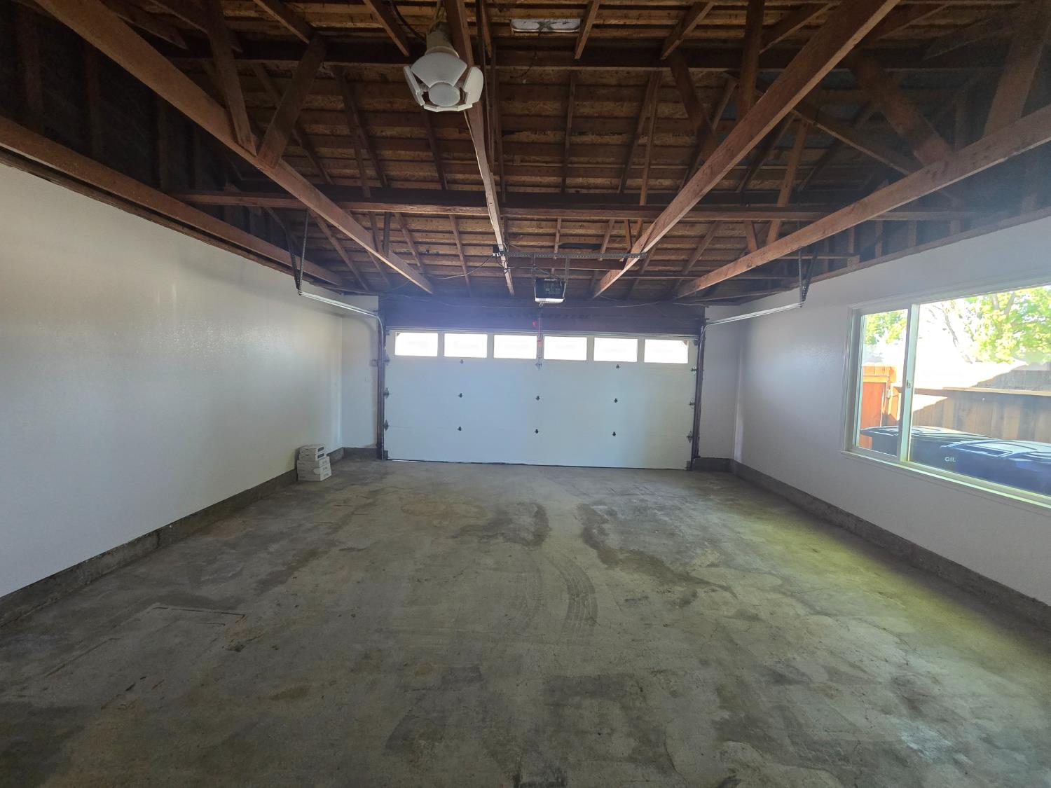 1500 NW Kirkland Ct, Modesto, CA 95356