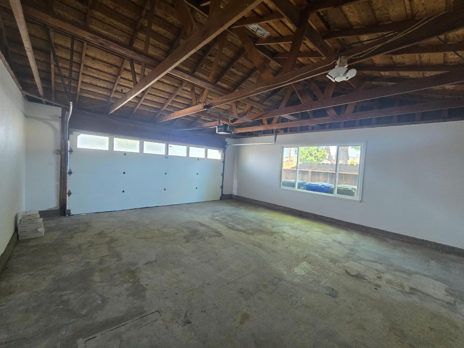 1500 NW Kirkland Ct, Modesto, CA 95356