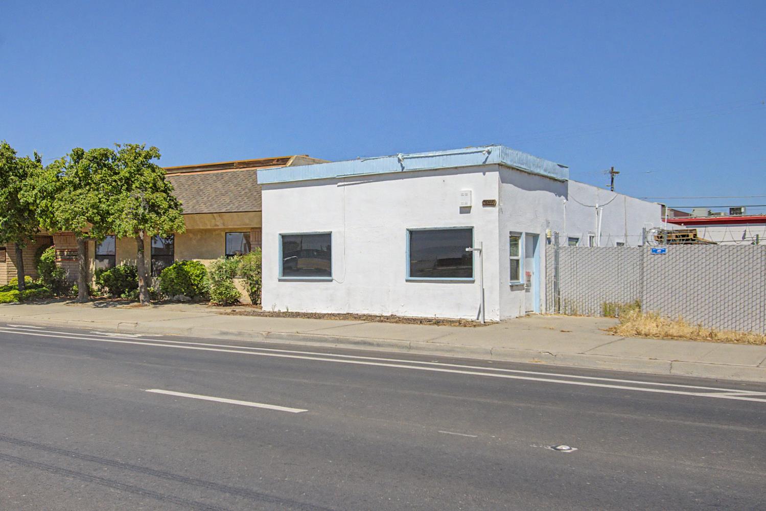 927 N St, Firebaugh, CA 93622