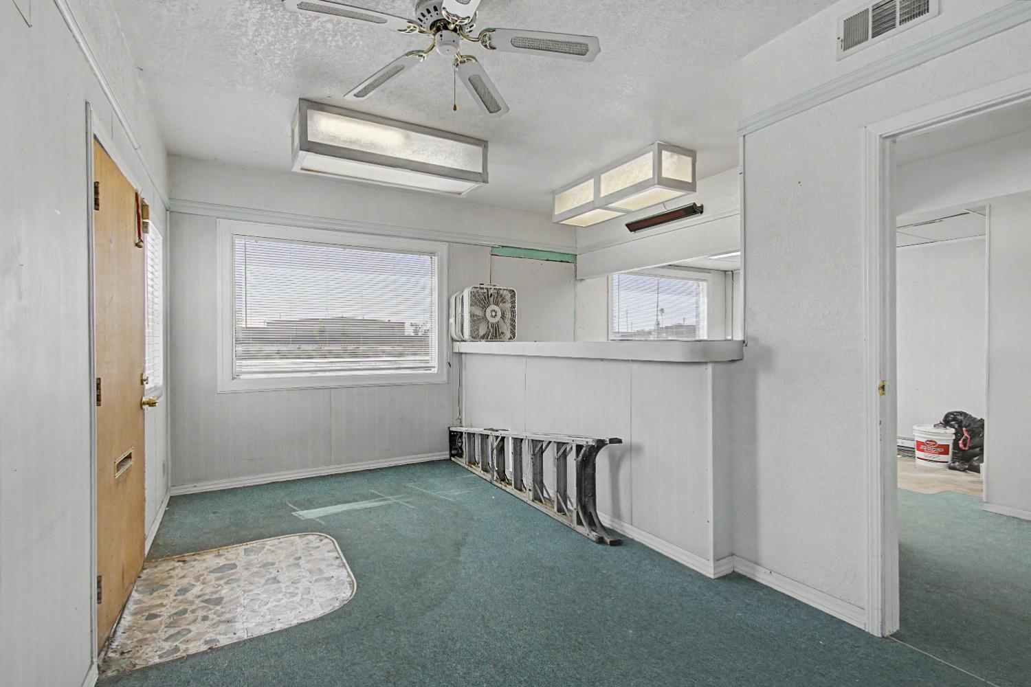 927 N St, Firebaugh, CA 93622