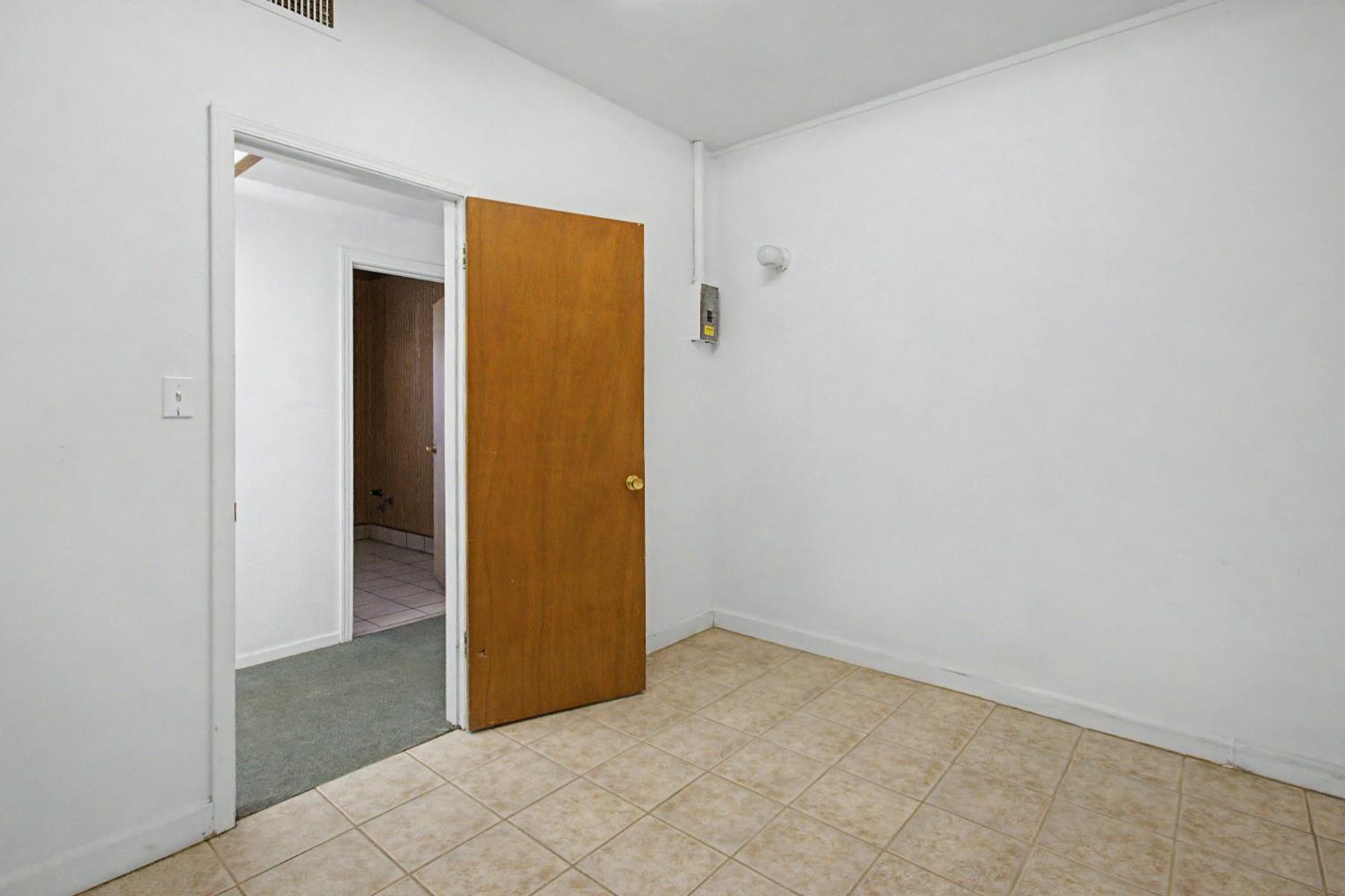 927 N St, Firebaugh, CA 93622