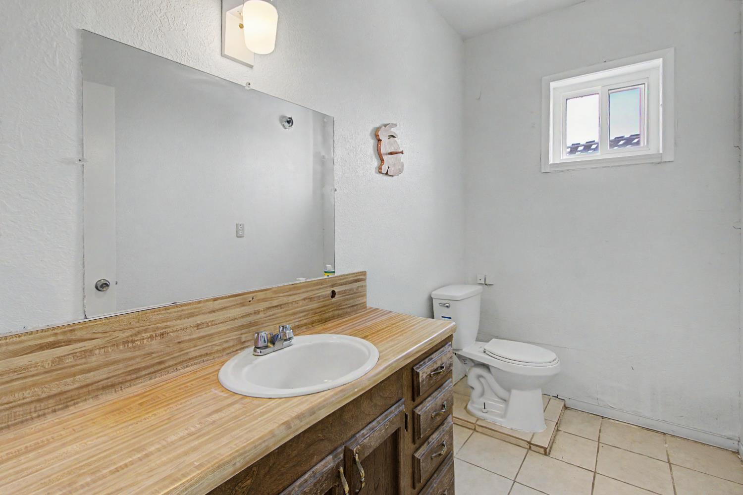 927 N St, Firebaugh, CA 93622