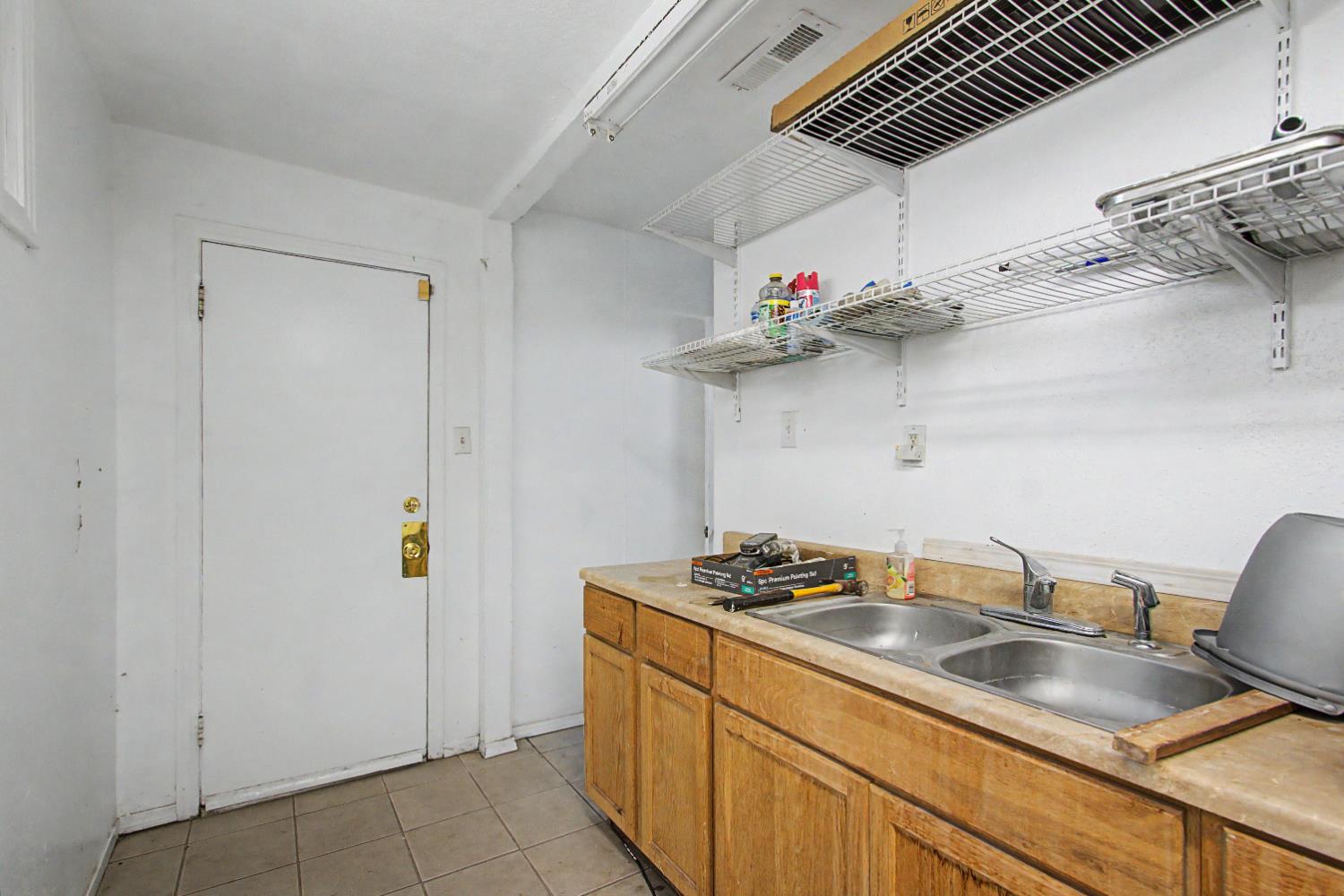 927 N St, Firebaugh, CA 93622