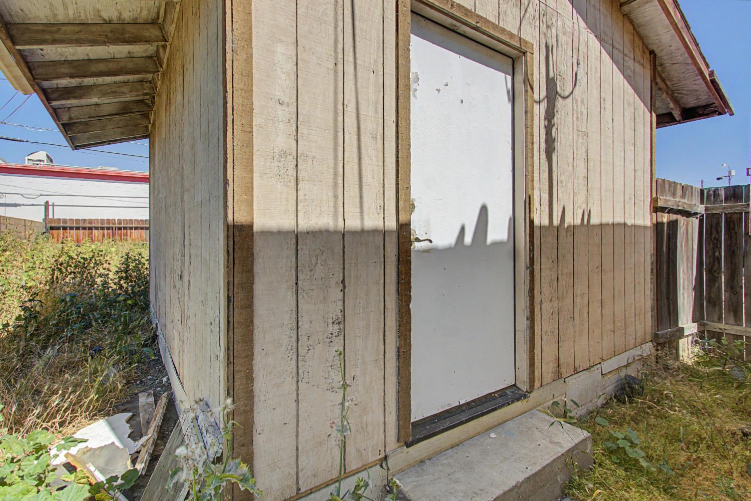 927 N St, Firebaugh, CA 93622