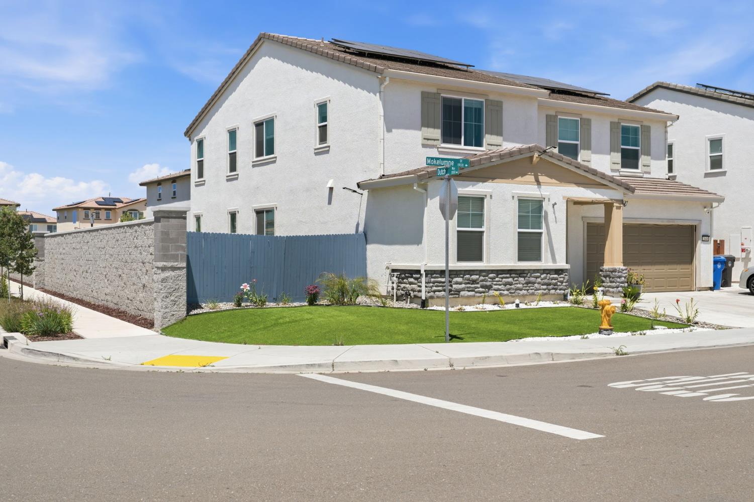 2849 Mokelumne St, Manteca, CA 95337