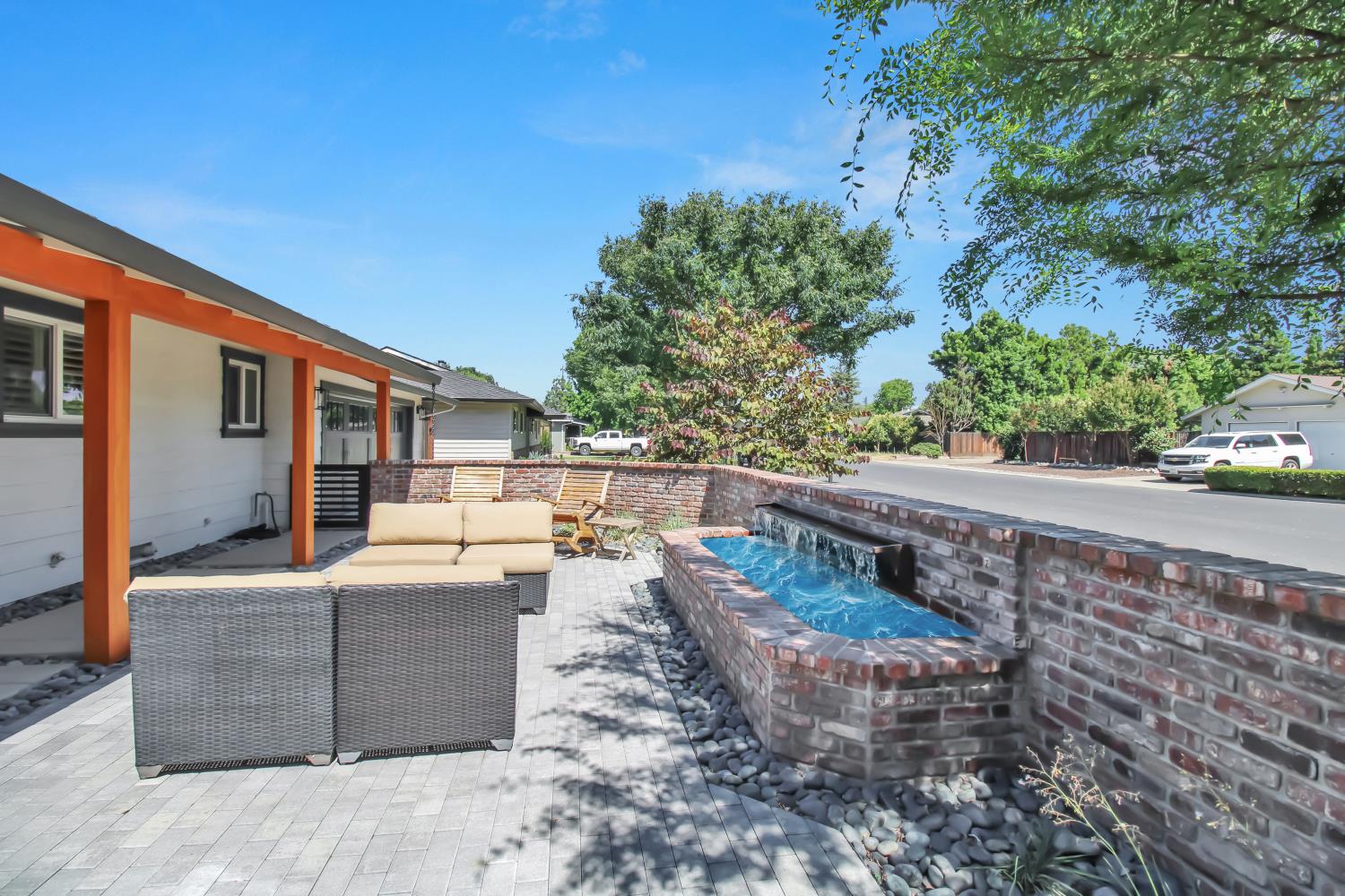 205 Robin Hood Dr, Modesto, CA 95350