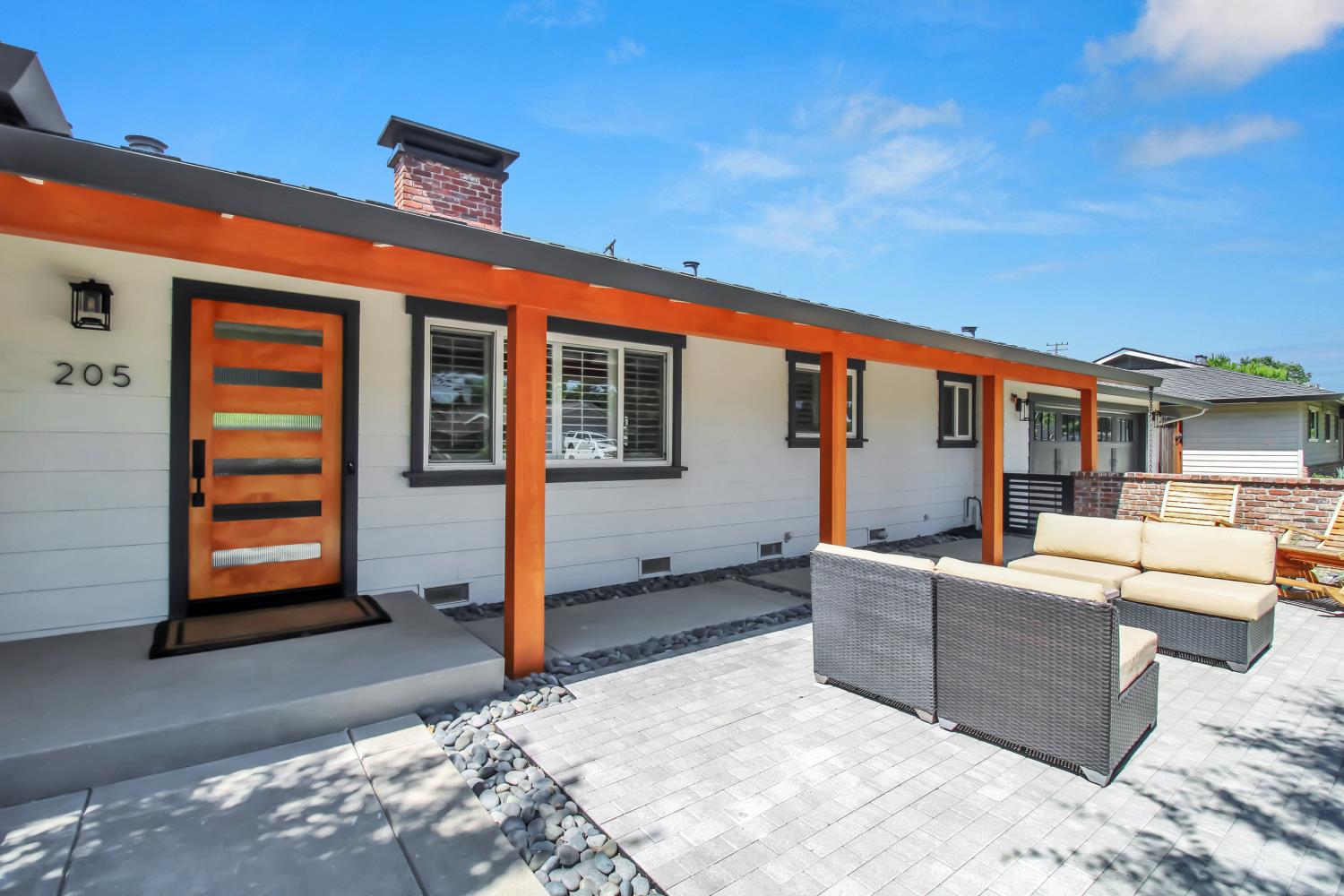 205 Robin Hood Dr, Modesto, CA 95350
