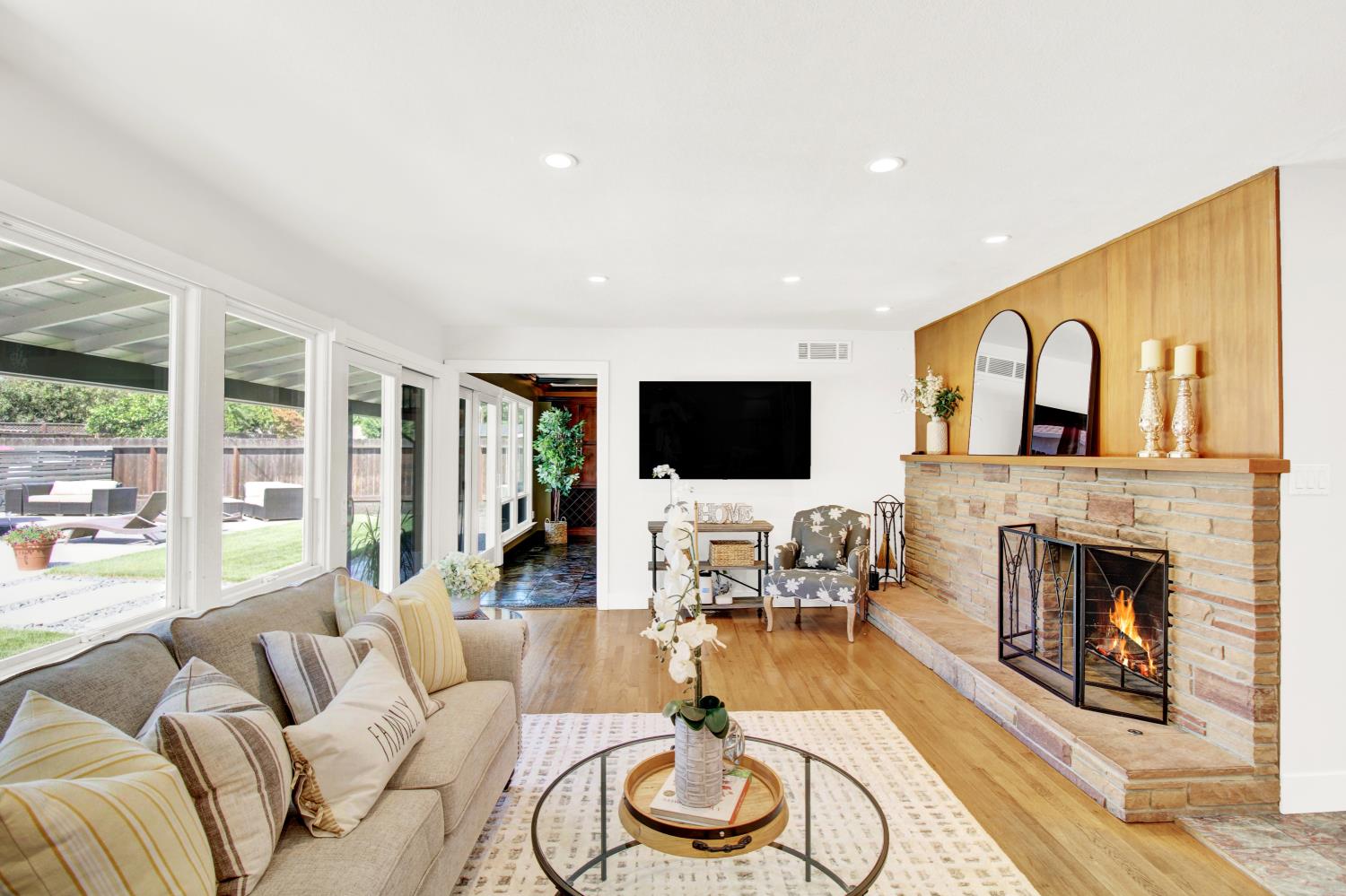 205 Robin Hood Dr, Modesto, CA 95350