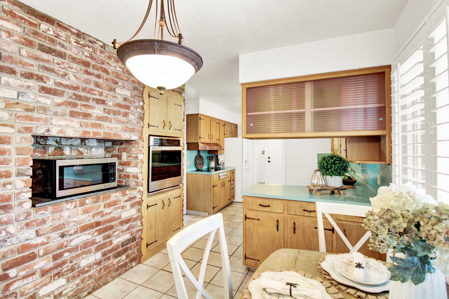 205 Robin Hood Dr, Modesto, CA 95350