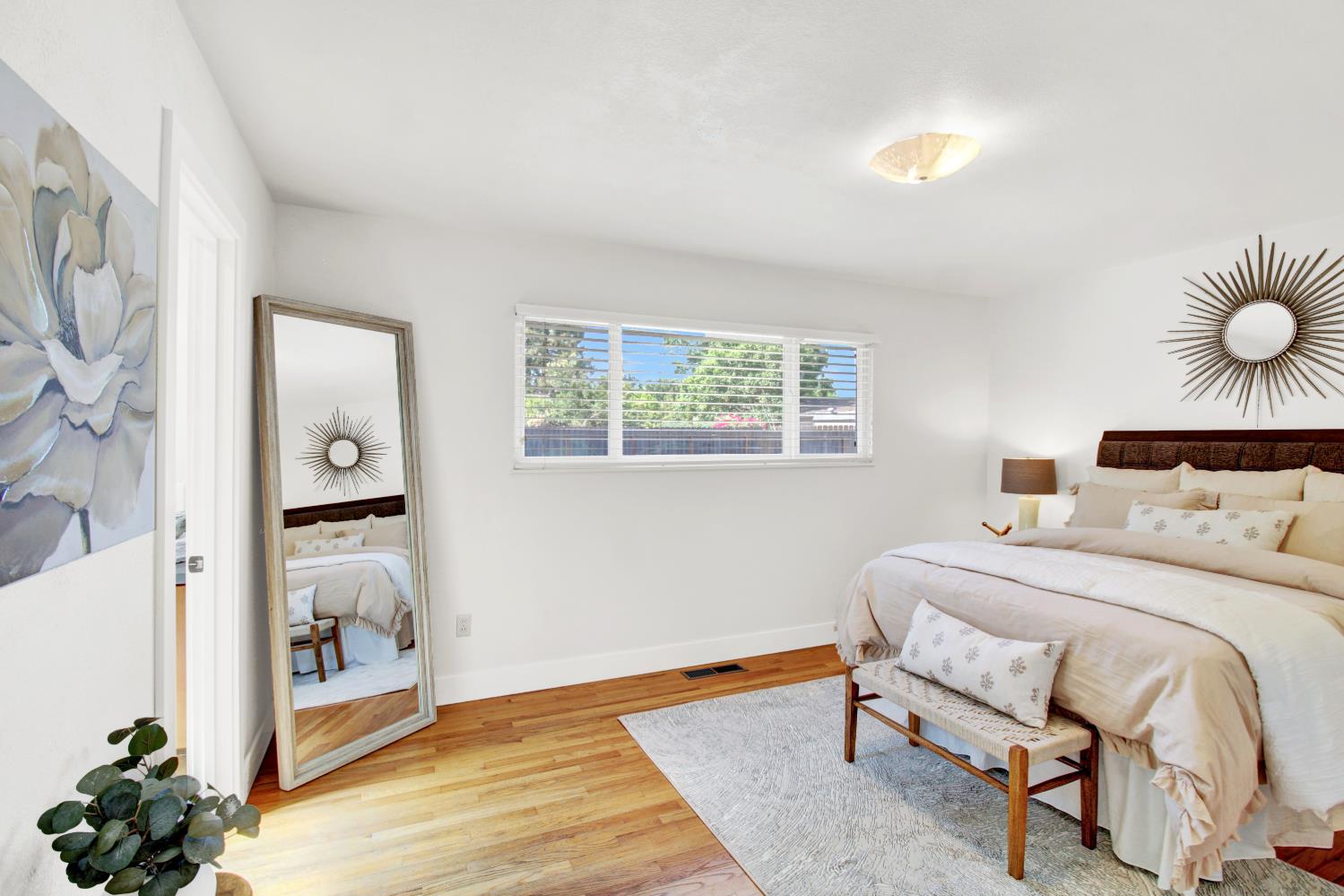 205 Robin Hood Dr, Modesto, CA 95350