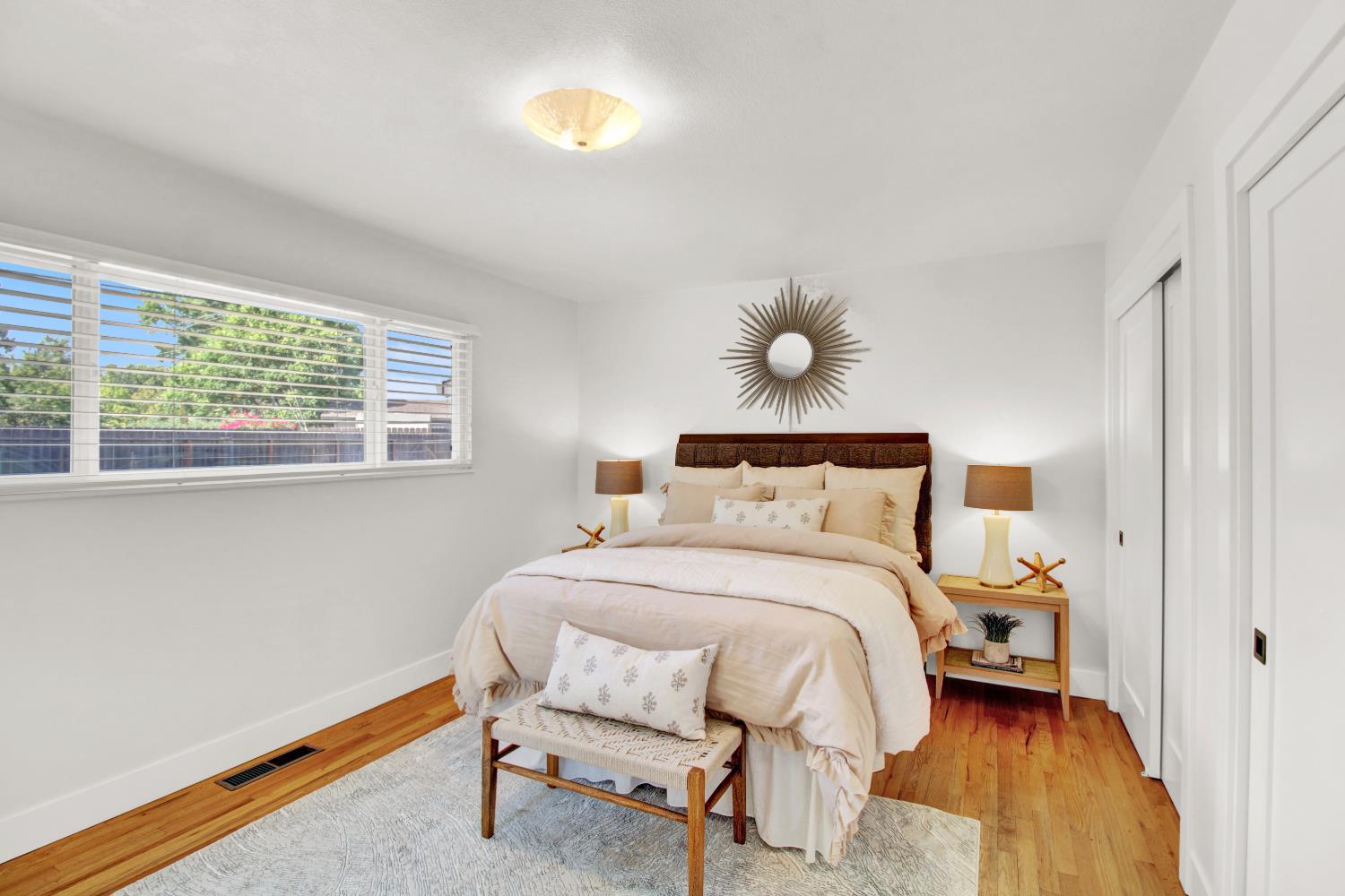 205 Robin Hood Dr, Modesto, CA 95350