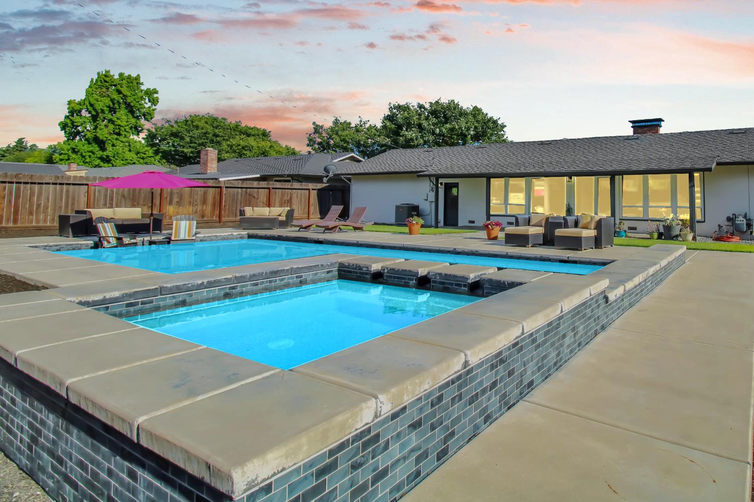 205 Robin Hood Dr, Modesto, CA 95350