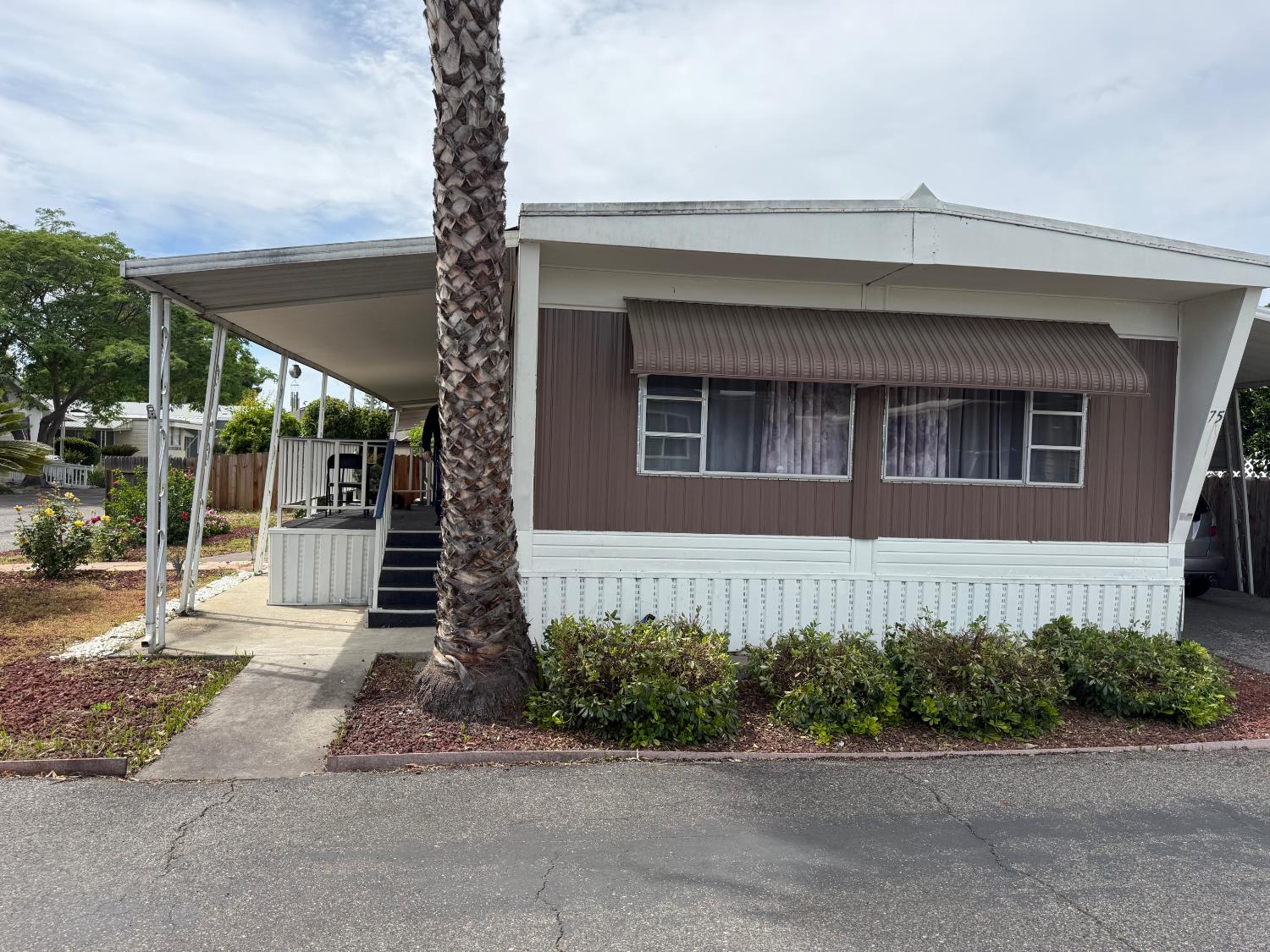 2307 Oakdale Rd #75, Modesto, CA 95355
