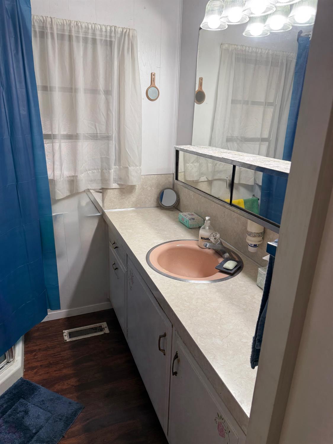 2307 Oakdale Rd #75, Modesto, CA 95355