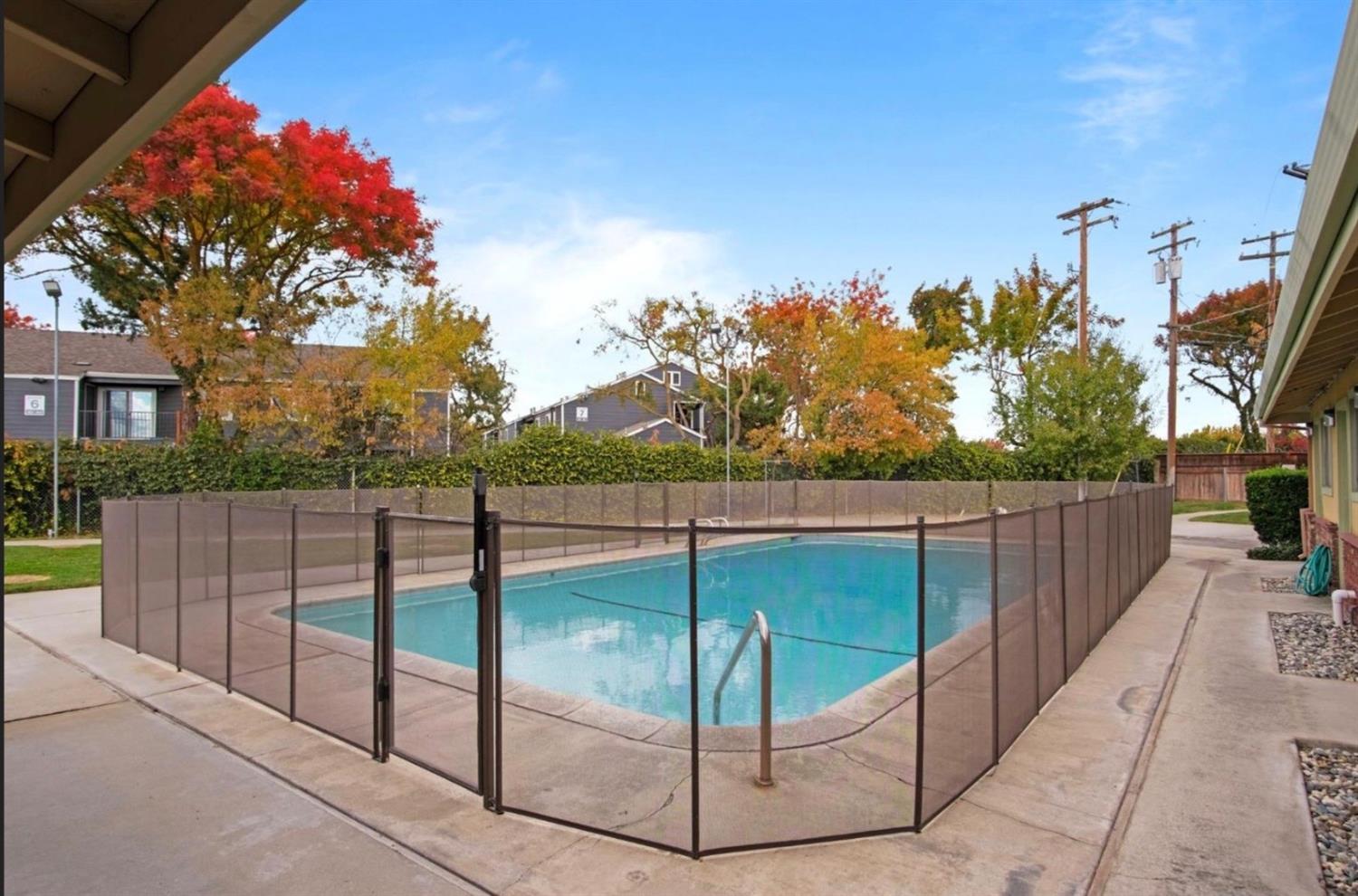 2307 Oakdale Rd #75, Modesto, CA 95355