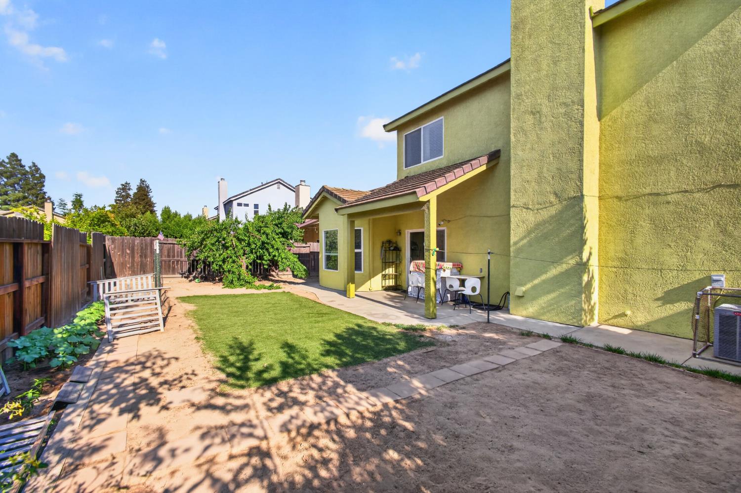 625 SE Helen Dr, Turlock, CA 95382
