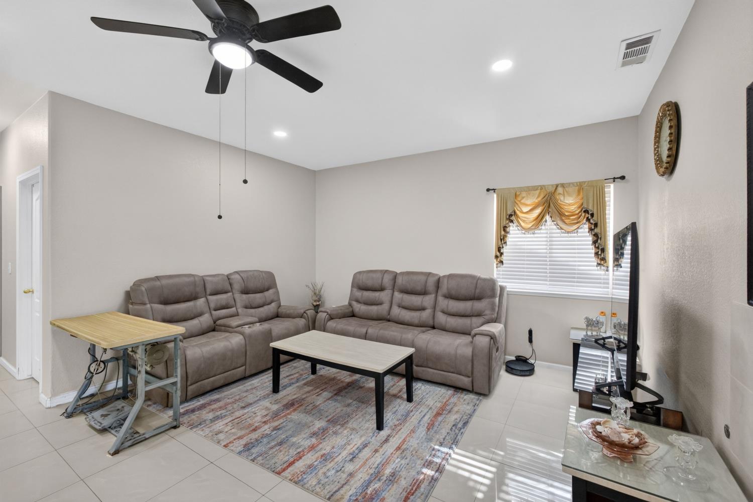 625 SE Helen Dr, Turlock, CA 95382
