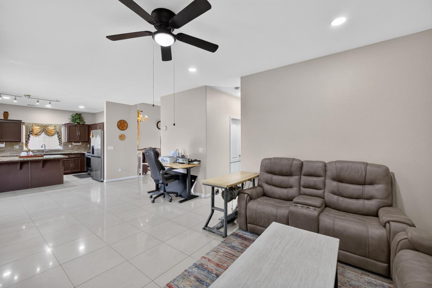 625 SE Helen Dr, Turlock, CA 95382