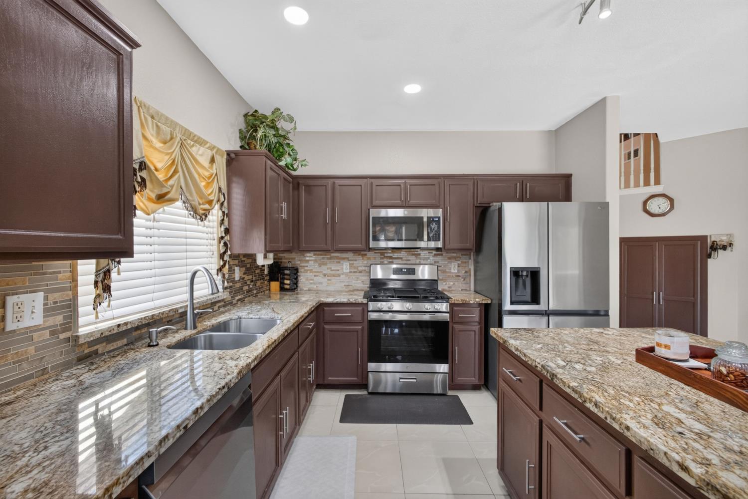 625 SE Helen Dr, Turlock, CA 95382
