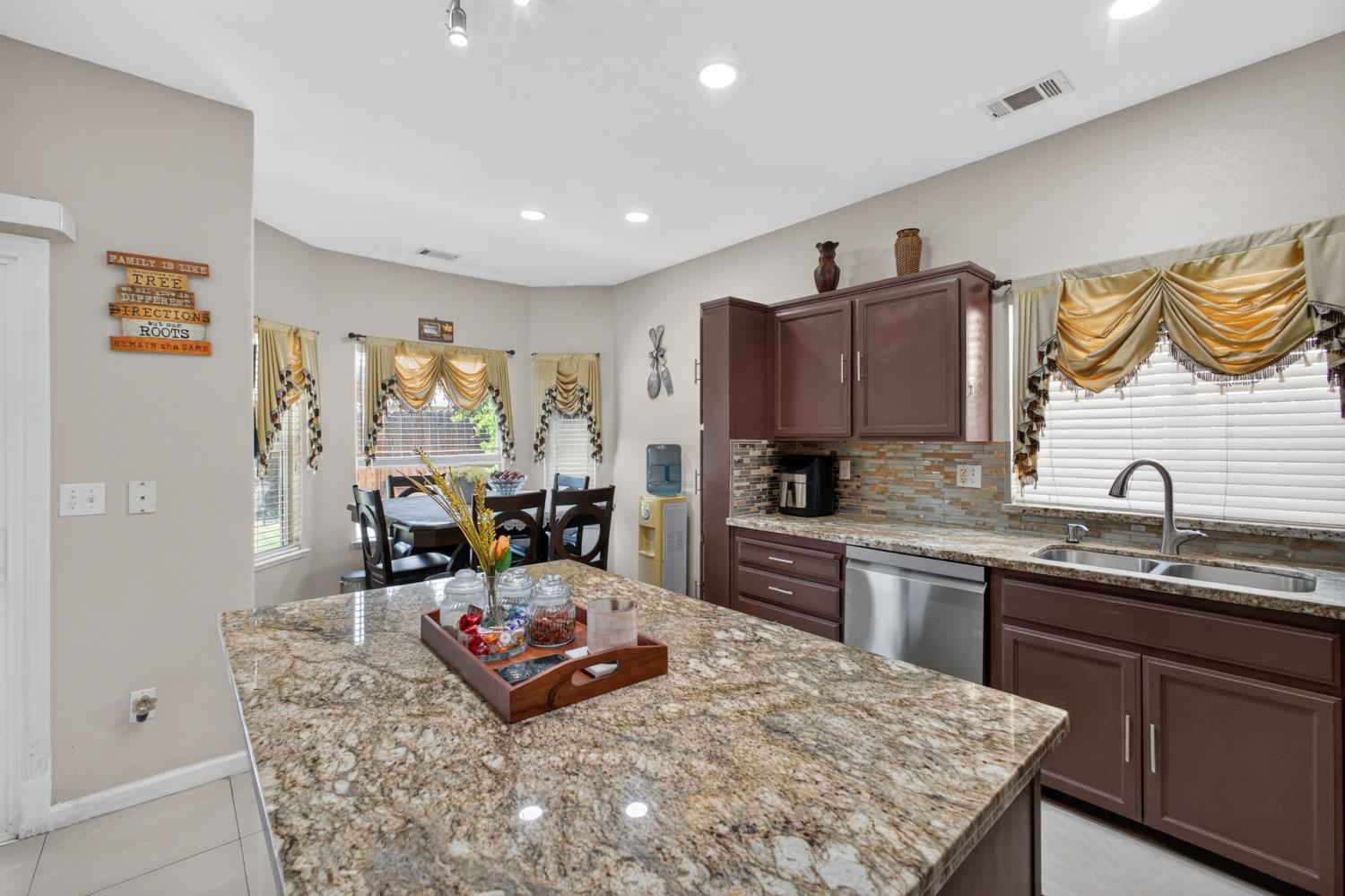 625 SE Helen Dr, Turlock, CA 95382