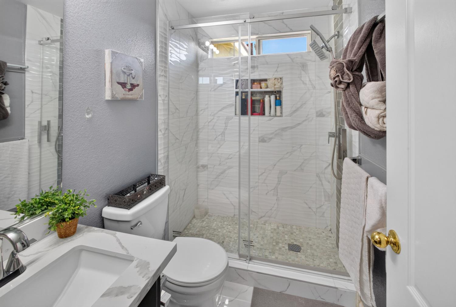 625 SE Helen Dr, Turlock, CA 95382