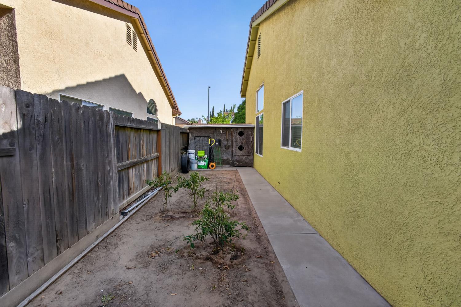 625 SE Helen Dr, Turlock, CA 95382