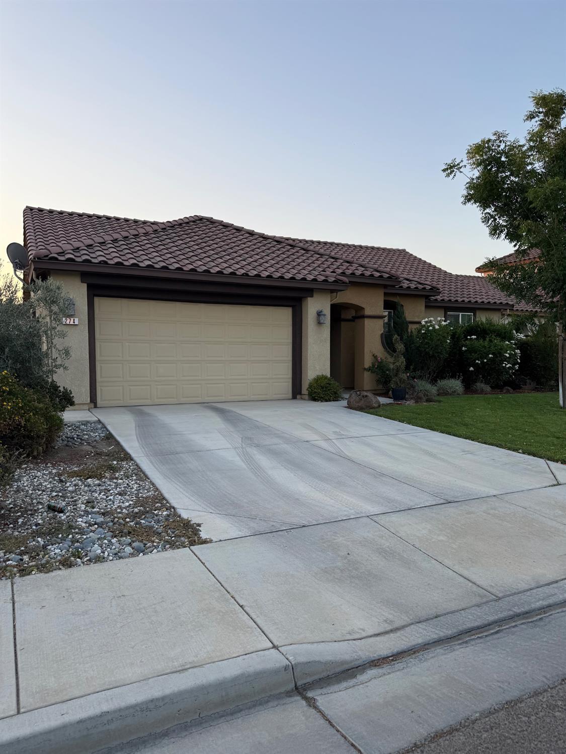 274 North St, Los Banos, CA 93635