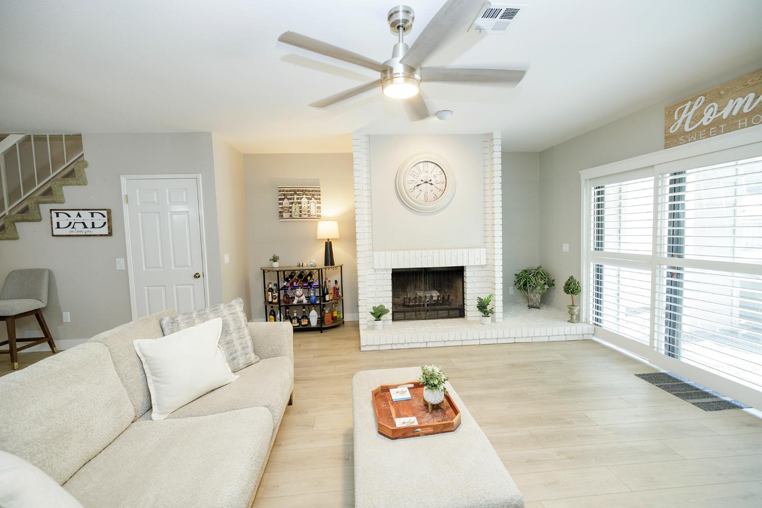 270 W Rumble Rd #C, Modesto, CA 95350