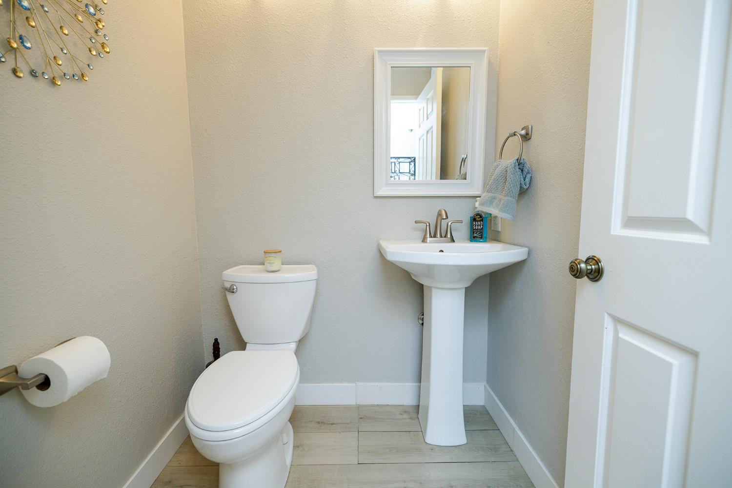 270 W Rumble Rd #C, Modesto, CA 95350
