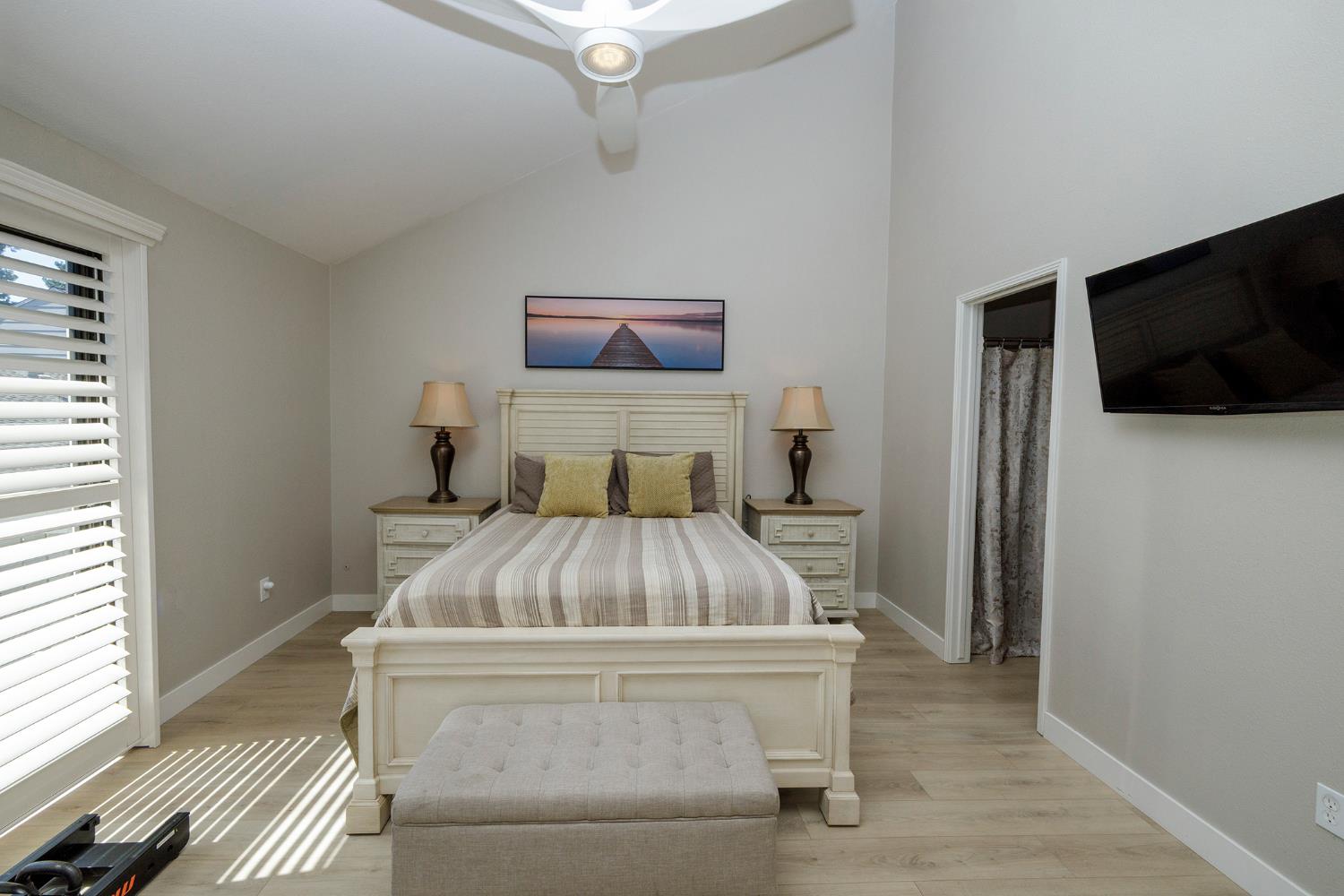 270 W Rumble Rd #C, Modesto, CA 95350