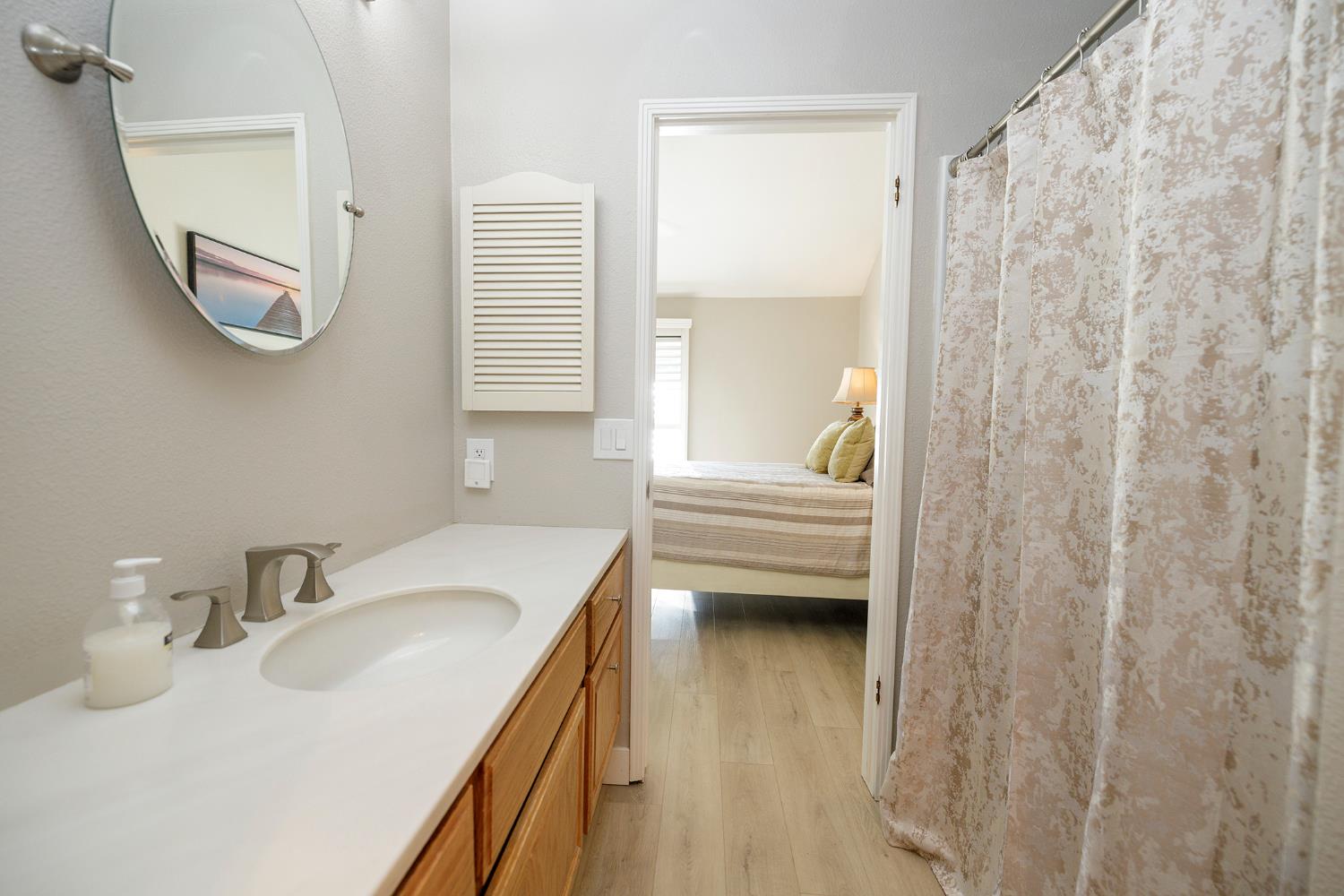 270 W Rumble Rd #C, Modesto, CA 95350