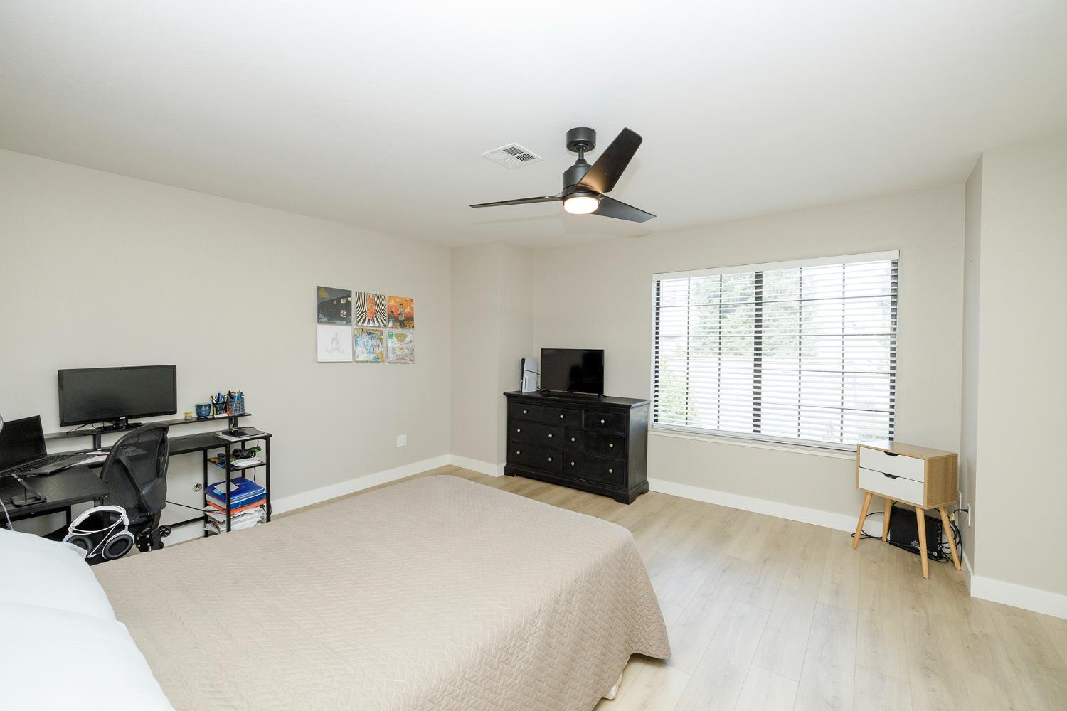 270 W Rumble Rd #C, Modesto, CA 95350