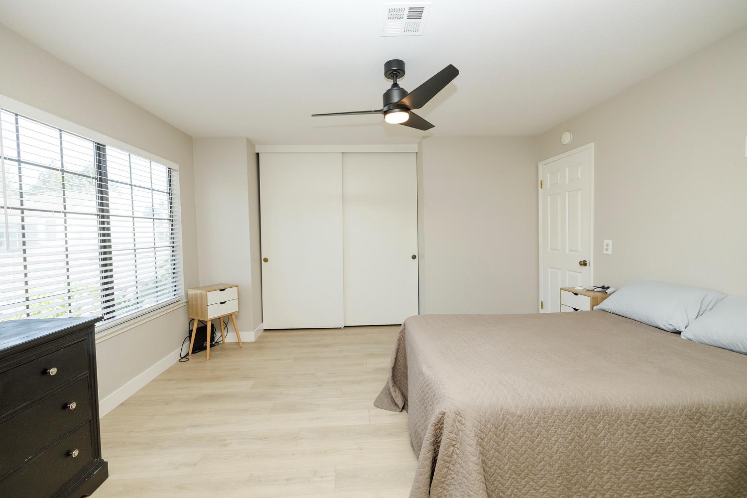 270 W Rumble Rd #C, Modesto, CA 95350