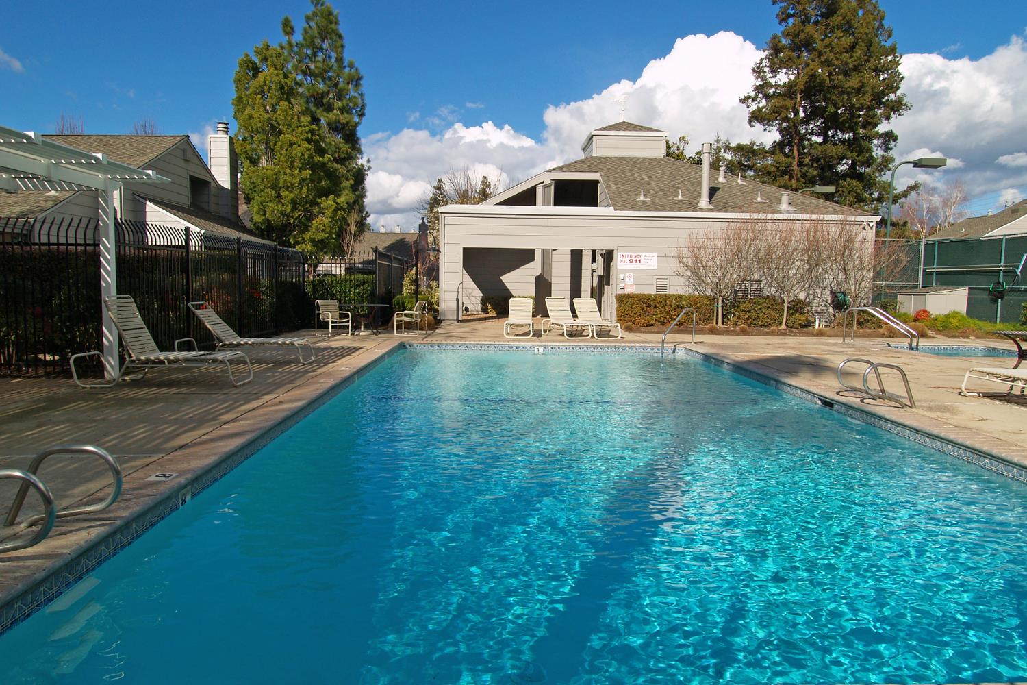 270 W Rumble Rd #C, Modesto, CA 95350