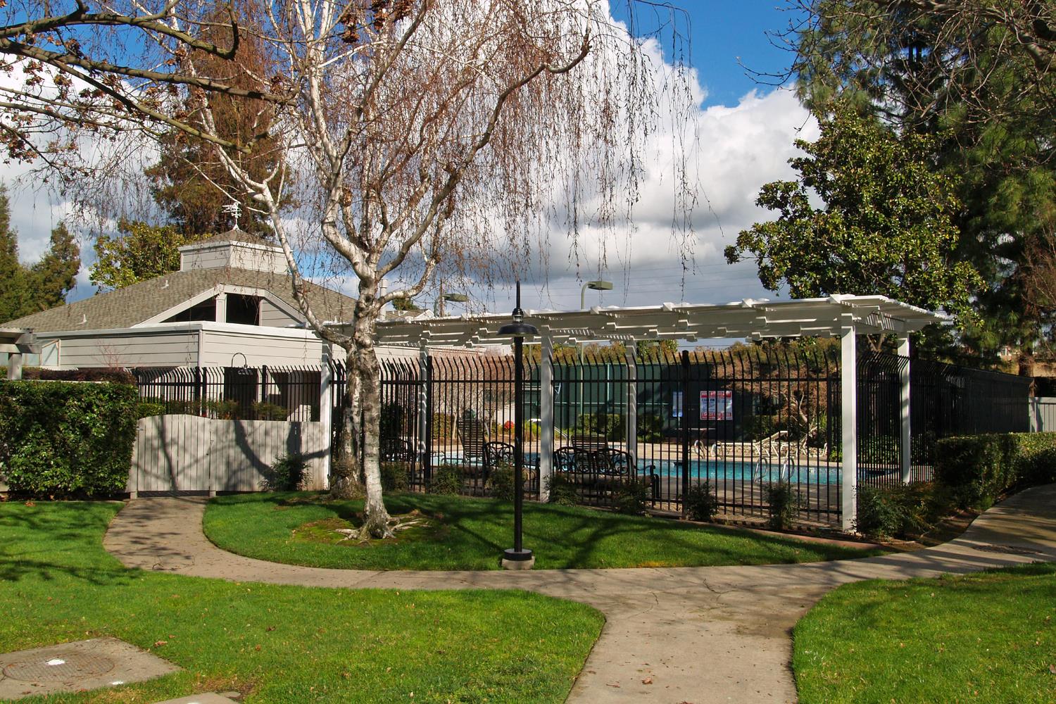 270 W Rumble Rd #C, Modesto, CA 95350