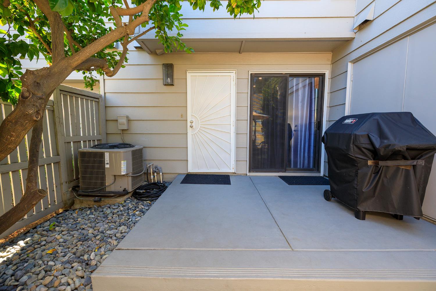270 W Rumble Rd #C, Modesto, CA 95350