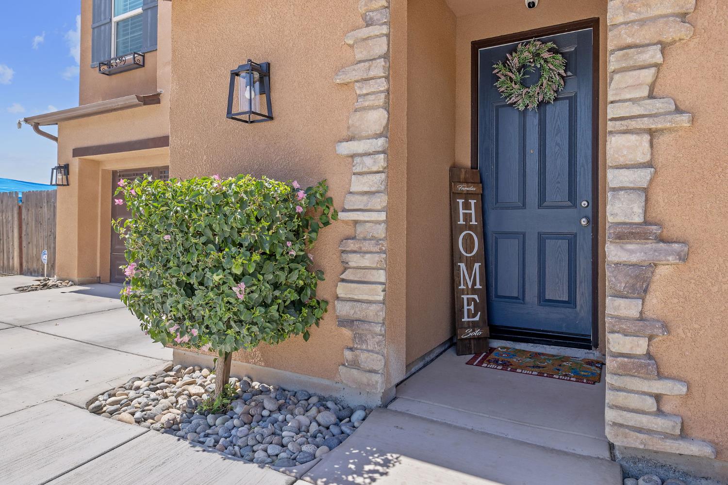 908 Tuscany Ct, Lemoore, CA 93245