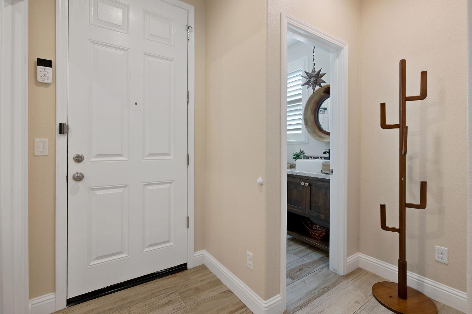 908 Tuscany Ct, Lemoore, CA 93245