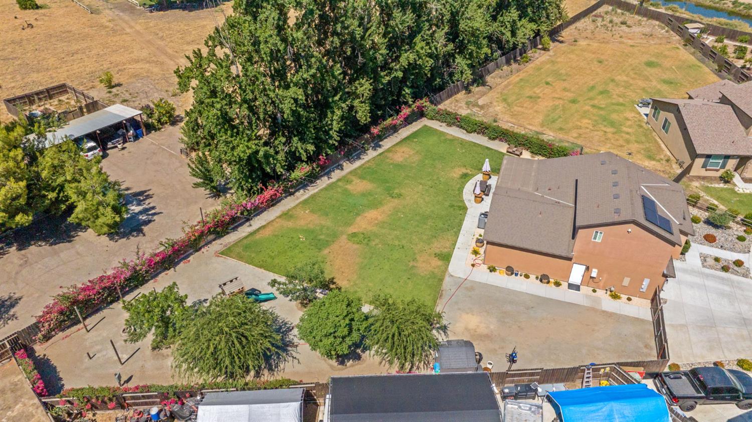 908 Tuscany Ct, Lemoore, CA 93245