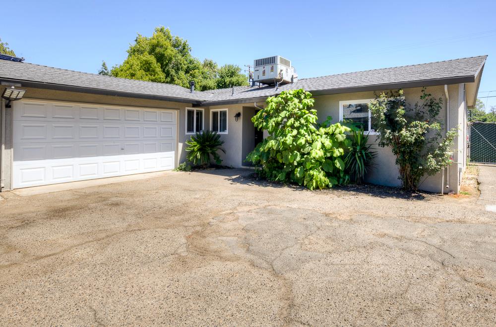 4563 4563 E Sierra Madre Ave, Fresno, CA 93726