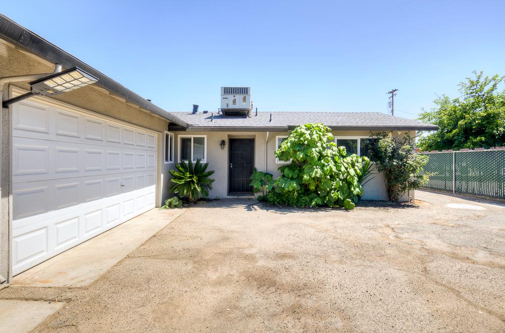 4563 4563 E Sierra Madre Ave, Fresno, CA 93726