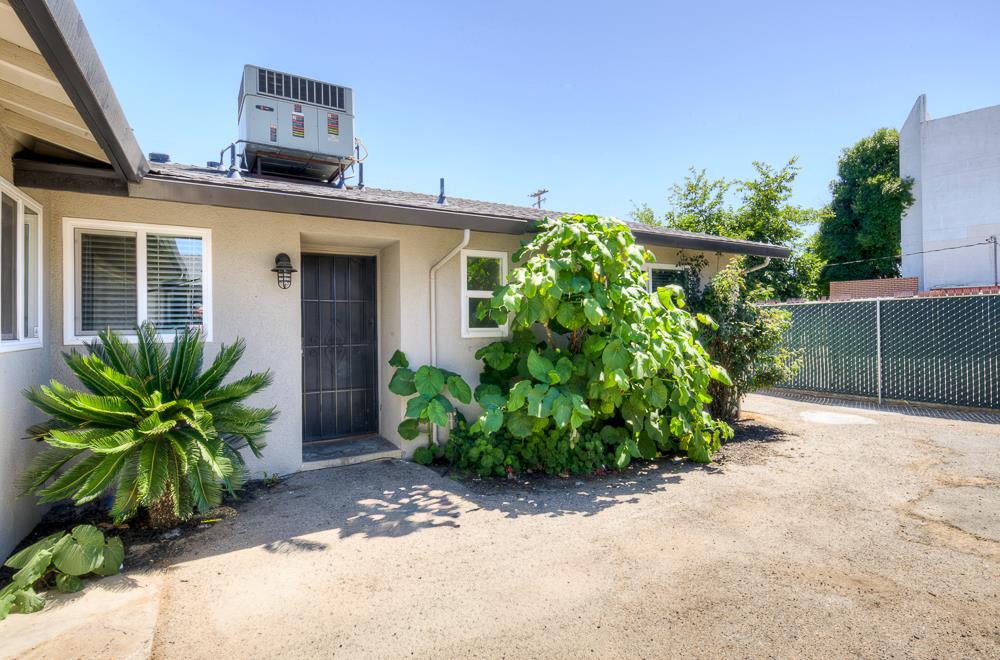 4563 4563 E Sierra Madre Ave, Fresno, CA 93726