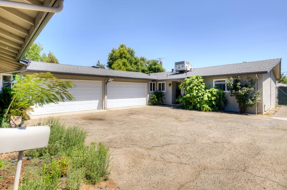 4563 4563 E Sierra Madre Ave, Fresno, CA 93726