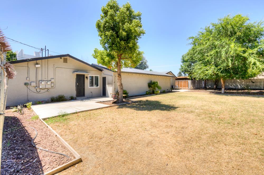 4563 4563 E Sierra Madre Ave, Fresno, CA 93726