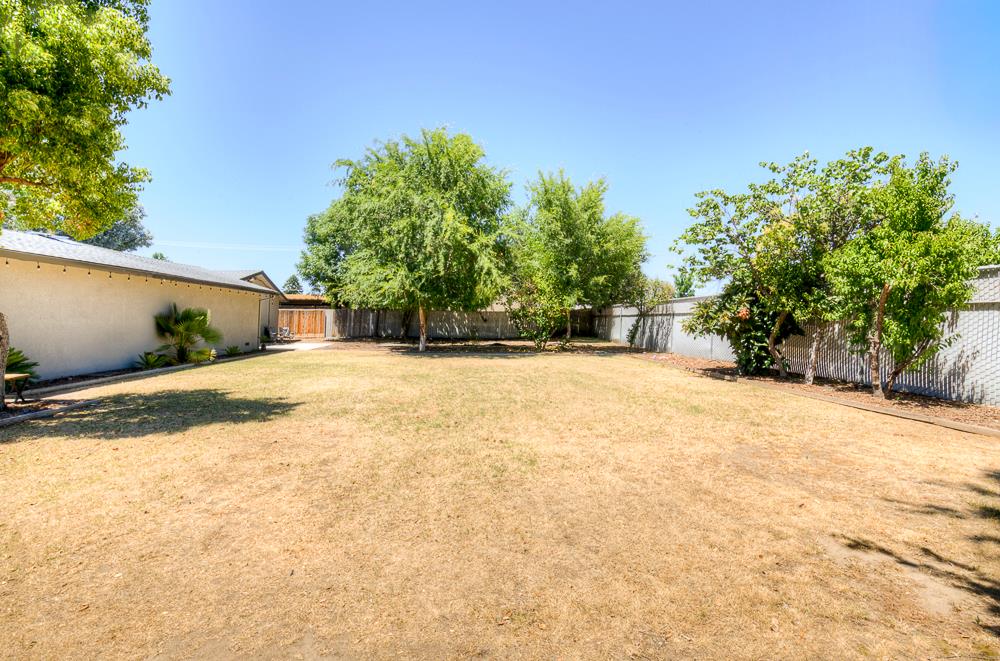 4563 4563 E Sierra Madre Ave, Fresno, CA 93726