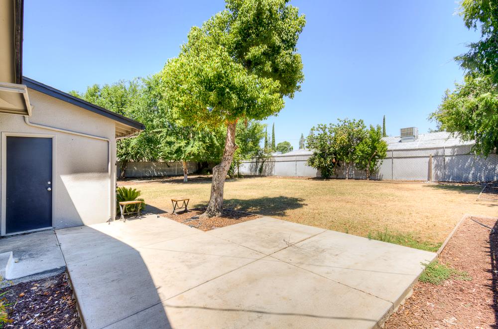 4563 4563 E Sierra Madre Ave, Fresno, CA 93726