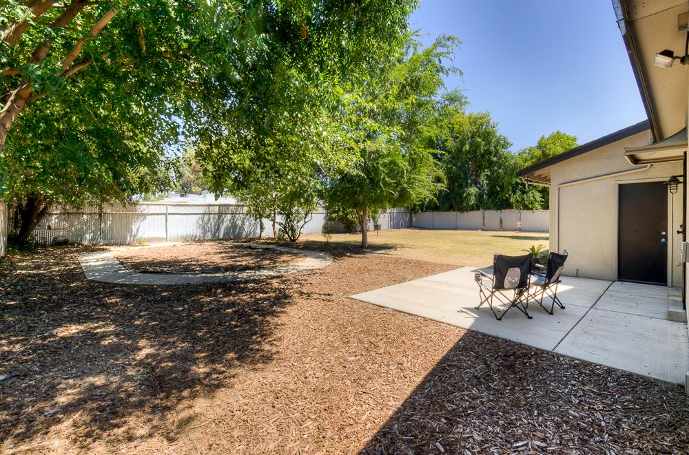 4563 4563 E Sierra Madre Ave, Fresno, CA 93726