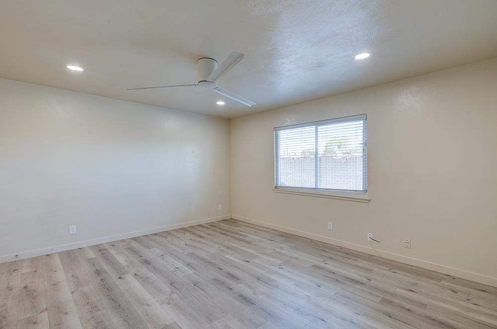 4563 4563 E Sierra Madre Ave, Fresno, CA 93726