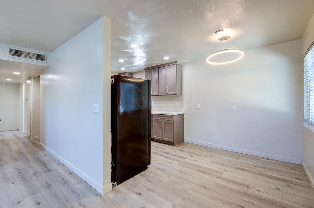 4563 4563 E Sierra Madre Ave, Fresno, CA 93726