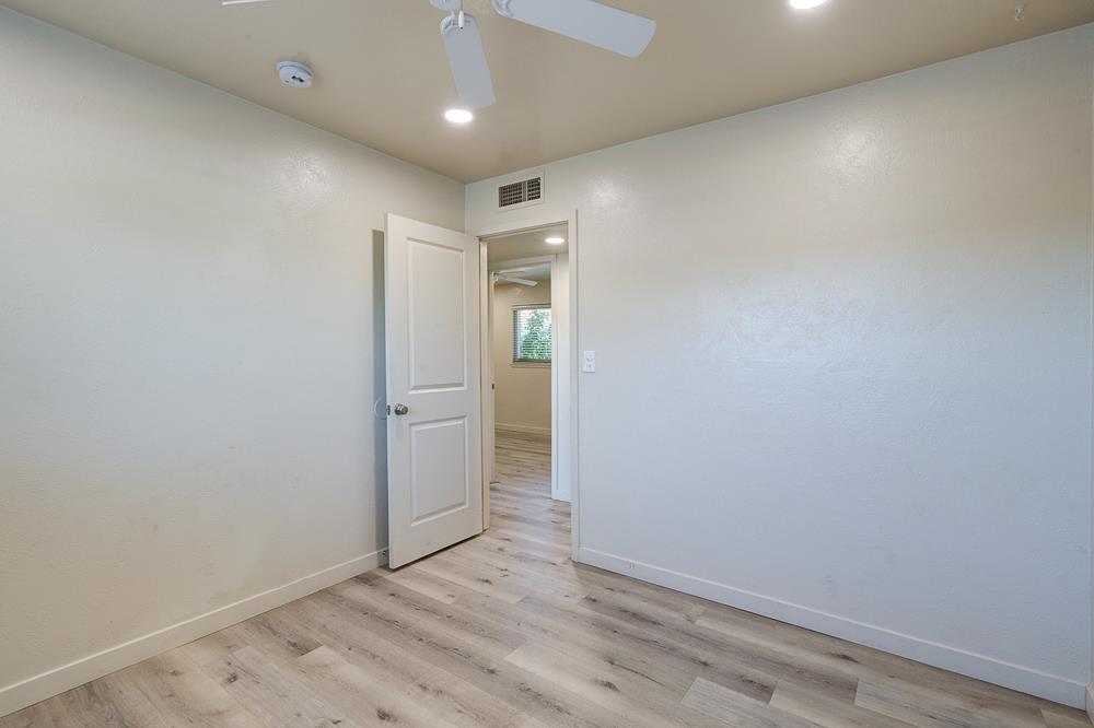 4563 4563 E Sierra Madre Ave, Fresno, CA 93726